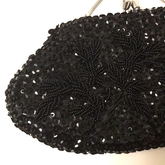 Clutch hand beaded & sequins 9”x5” in EUC elegant - Picture 2 of 7